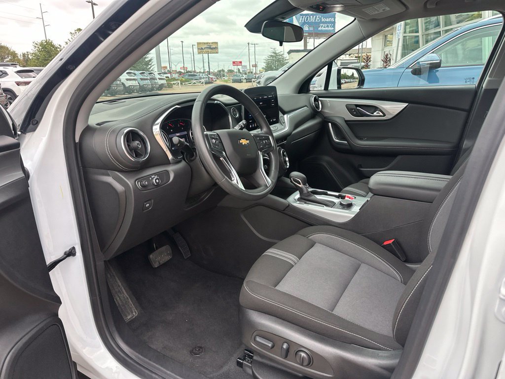 Used 2026 Chevrolet Blazer LT FWD image 16