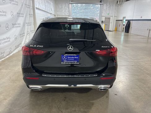 Used 2025 Mercedes-Benz GLA 250 4MATIC image 5