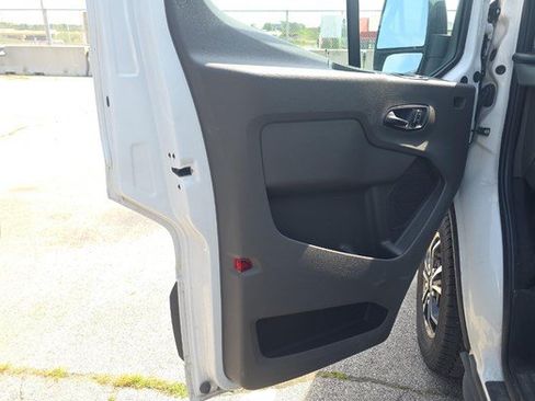 Used 2022 Ford Transit 350 XLT RWD image 8
