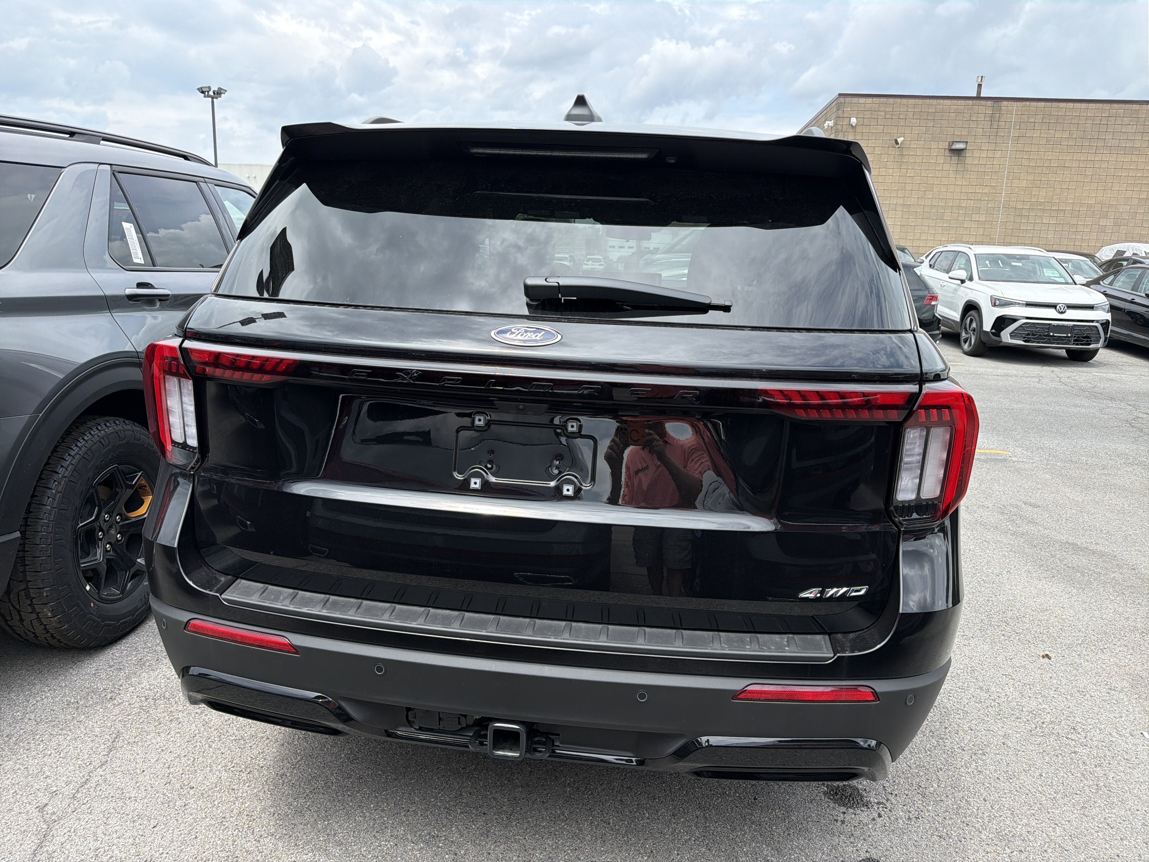 New 2026 Ford Explorer ST-Line w/ ST-Line Street Pack AWD/4WD image 6