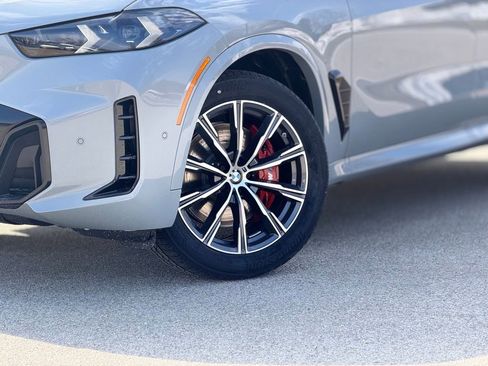 New 2026 BMW X5 xDrive40i w/ M Sport Package AWD/4WD image 2