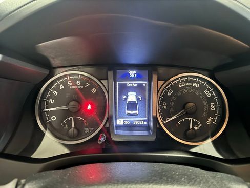 Used 2021 Toyota Tacoma TRD Sport image 22