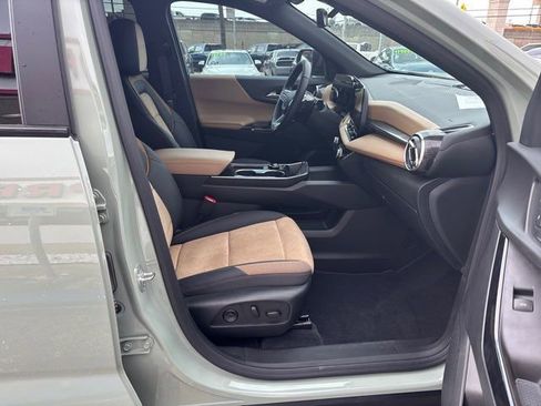 Used 2025 Chevrolet Equinox ACTIV w/ Safety and Technology Package FWD image 47
