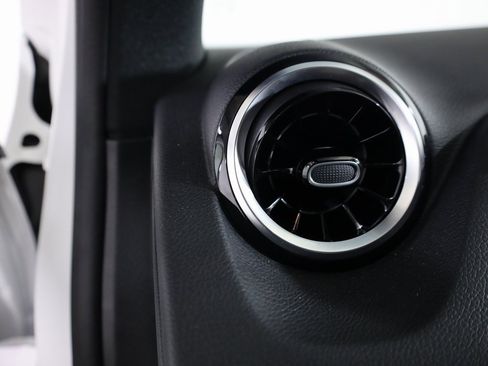 Certified 2026 Mercedes-Benz GLA 250 4MATIC image 19