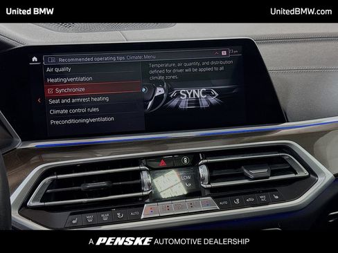 Used 2022 BMW X5 xDrive40i w/ Premium Package AWD/4WD image 11