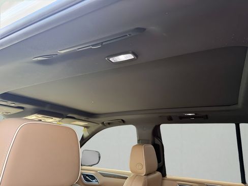 Used 2023 Chevrolet Tahoe Premier RWD image 11