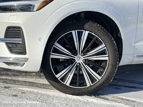 Used 2023 Volvo XC60 B5 Plus w/ Climate Package image 2