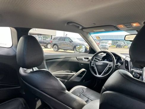 Used 2015 Hyundai Veloster Turbo FWD image 14