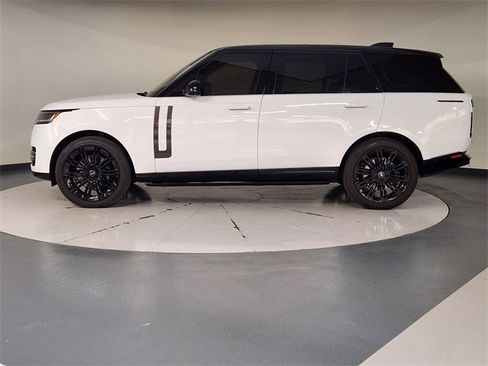 Used 2023 Land Rover Range Rover Long Wheelbase SE image 5