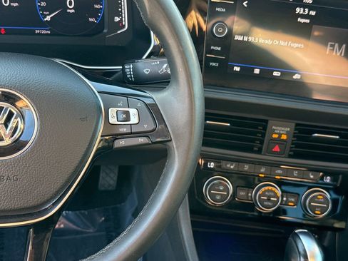 Used 2020 Volkswagen Jetta SEL Premium image 16