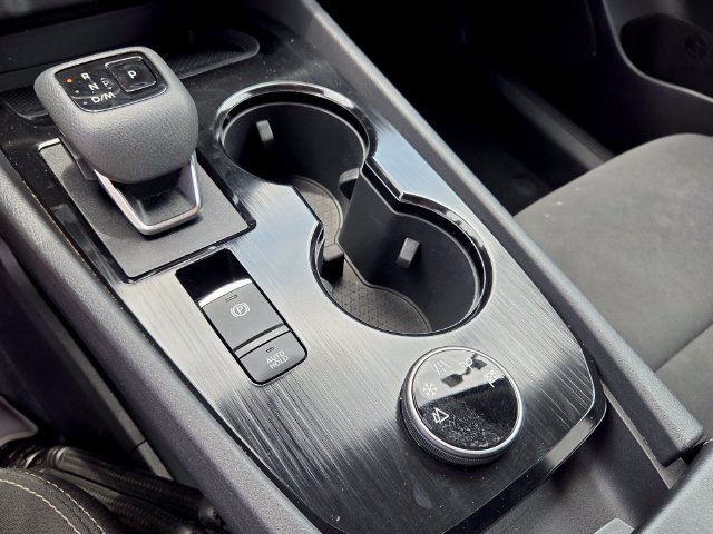 Used 2024 Nissan Rogue S AWD/4WD image 23