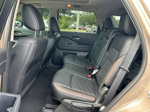 Used 2023 Nissan Pathfinder Platinum w/ Cargo Package AWD/4WD image 20