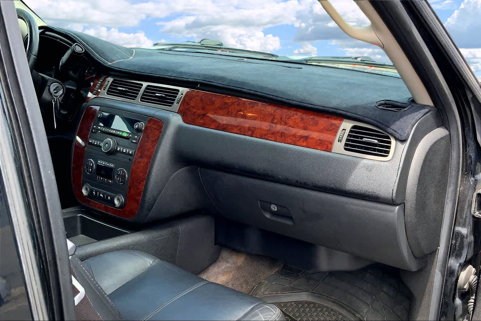 Used 2010 Chevrolet Avalanche LT RWD image 23