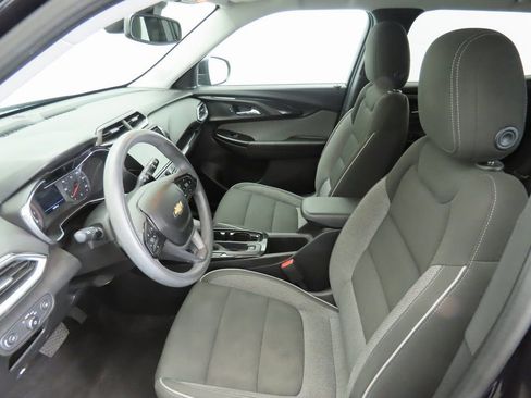 Used 2021 Chevrolet TrailBlazer LT w/ Convenience Package image 17