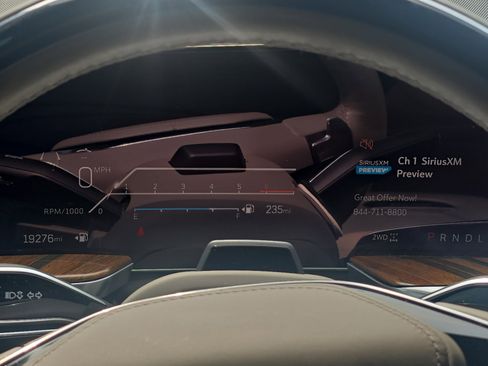 Used 2025 Cadillac Escalade Sport Platinum w/ LPO, Floor Liner Package AWD/4WD image 17