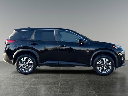 Used 2022 Nissan Rogue SV image 8