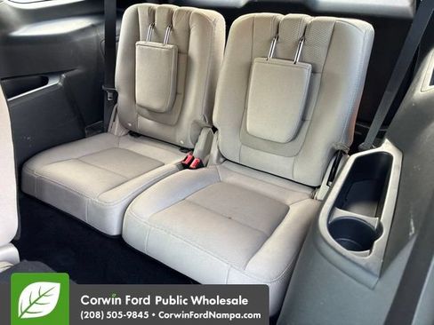 Used 2018 Ford Explorer XLT w/ Equipment Group 201A AWD/4WD image 26