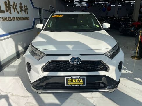 Used 2022 Toyota RAV4 SE w/ Weather & Moonroof Package AWD/4WD image 2