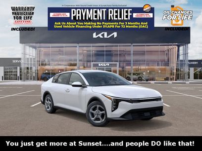 New 2025 Kia K4 LXS