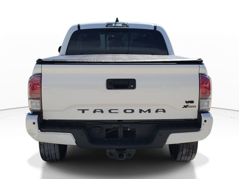 Used 2022 Toyota Tacoma TRD Sport w/ Technology Package AWD/4WD image 5