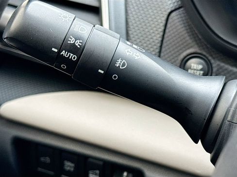 Used 2022 Subaru Forester Limited AWD/4WD image 12