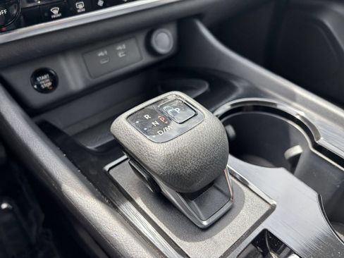 Used 2025 Nissan Rogue SV AWD/4WD image 43