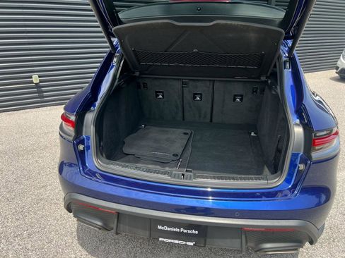 Certified 2022 Porsche Macan w/ Premium Package Plus image 27