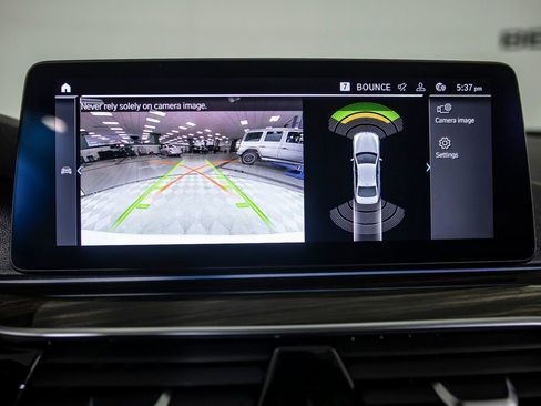 Used 2021 BMW 530e w/ Convenience Package image 30