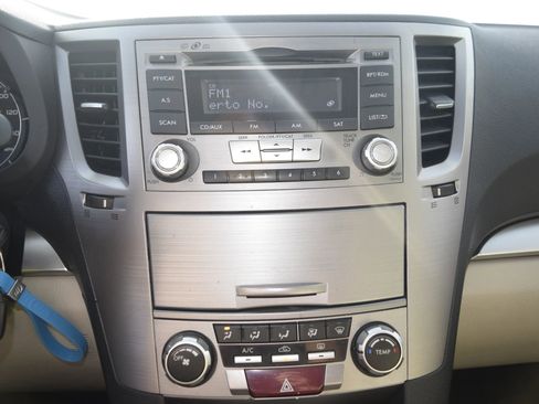 Used 2013 Subaru Outback 2.5i Premium AWD/4WD image 11