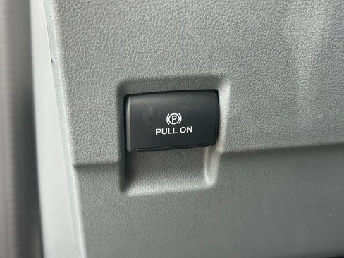 Used 2025 Ford F350 XLT AWD/4WD image 23