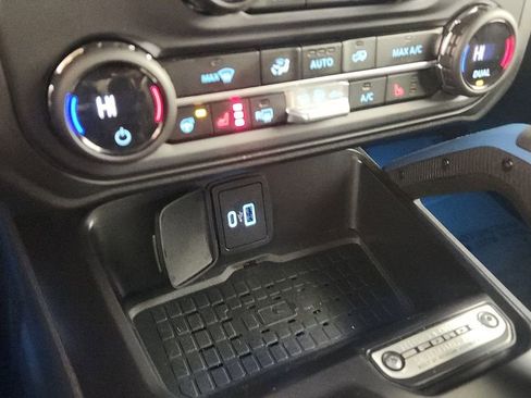 New 2024 Ford Bronco Wildtrak image 19