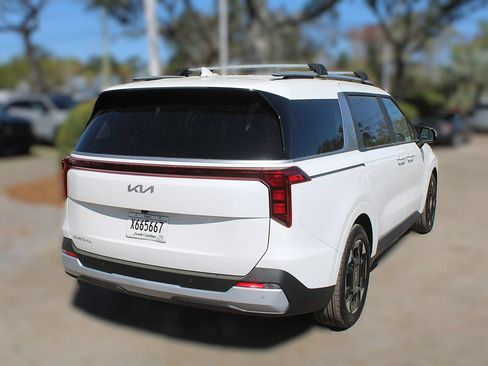 New 2026 Kia Carnival EX FWD image 10