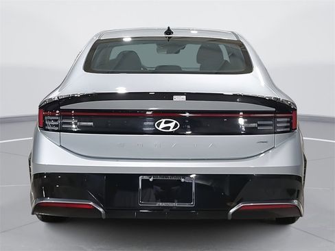 Certified 2025 Hyundai Sonata SEL image 6