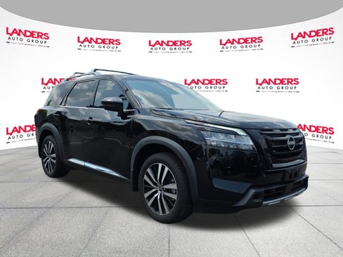 Used 2023 Nissan Pathfinder Platinum w/ Black Appearance Package FWD image 1