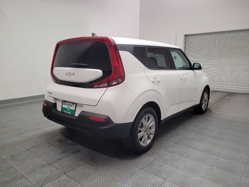 Used 2022 Kia Soul LX FWD image 9