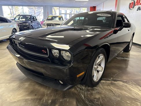 Used 2009 Dodge Challenger R/T RWD image 8