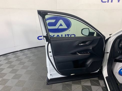 Used 2023 Toyota Crown XLE image 14