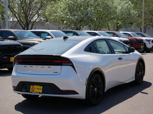 New 2026 Toyota Prius AWD image 4