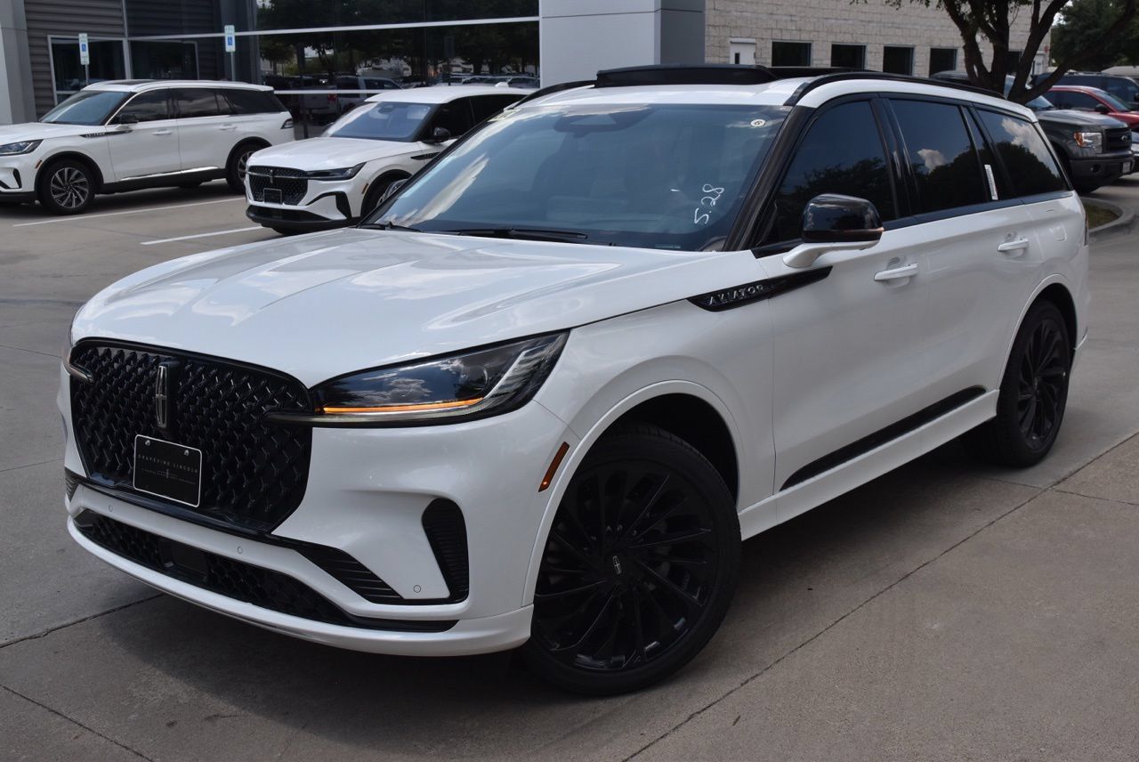 New 2026 Lincoln Aviator Reserve AWD/4WD image 12