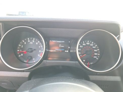 Used 2016 Ford Mustang Shelby GT350 w/ Technology Package image 18