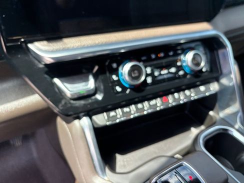 Used 2024 GMC Sierra 1500 Denali w/ Technology Package image 13