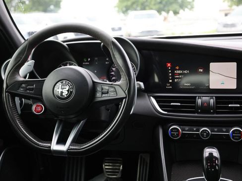 Used 2017 Alfa Romeo Giulia Quadrifoglio RWD image 23