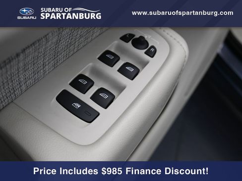 Used 2022 Volvo XC60 B5 Momentum image 13