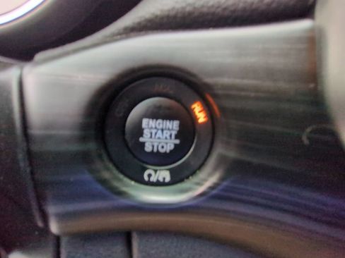 Used 2019 Jeep Grand Cherokee Laredo RWD image 18