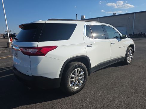 Used 2020 Chevrolet Traverse LT image 3