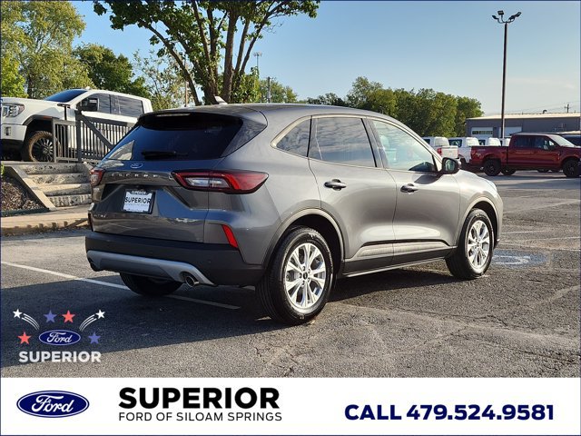 Used 2026 Ford Escape Active w/ Active Premium Tech Pack FWD image 3