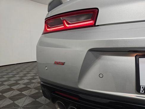 Used 2017 Chevrolet Camaro SS image 18