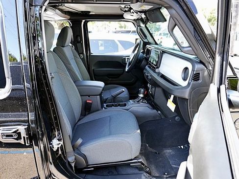 New 2025 Jeep Gladiator Sport image 16