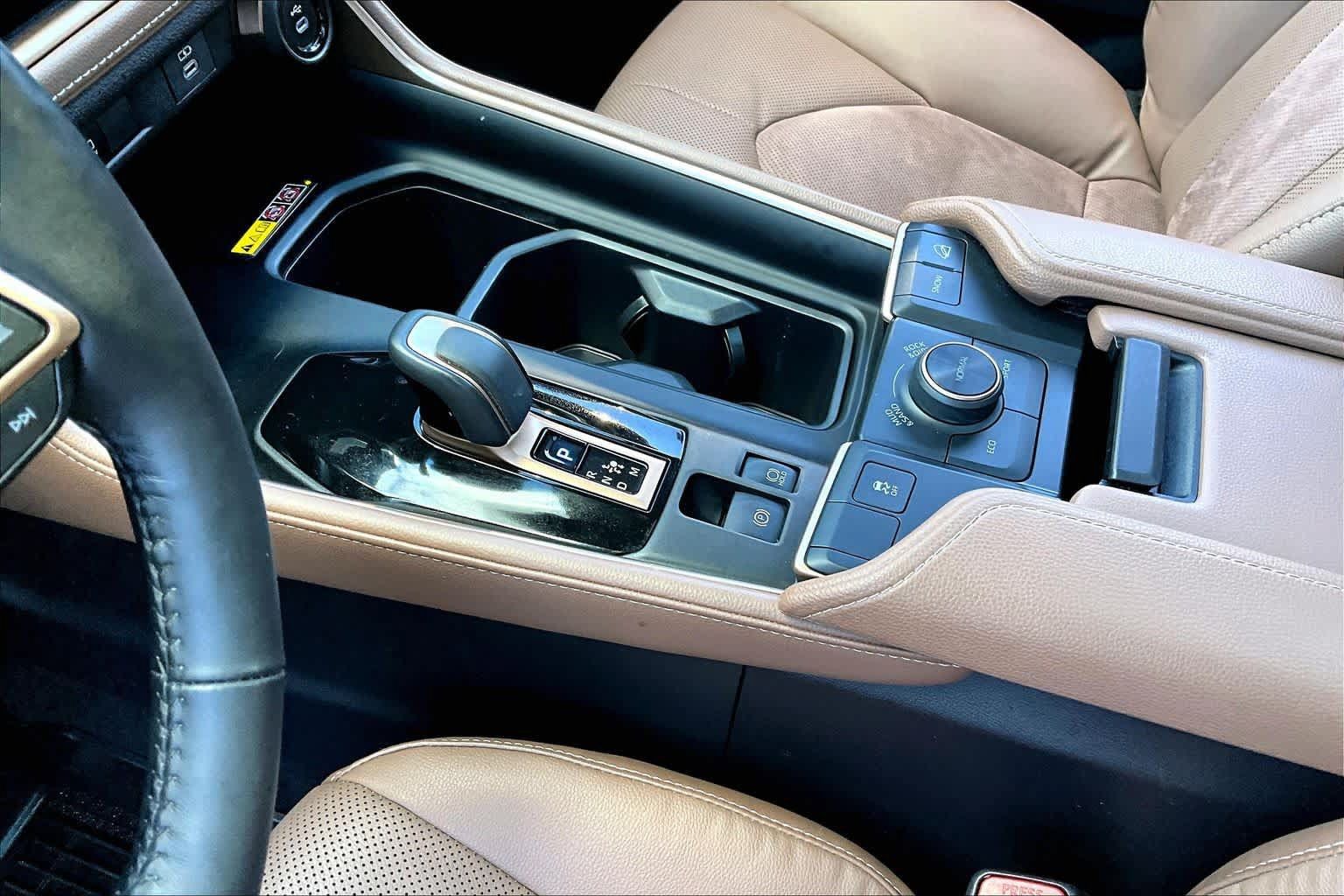 Used 2025 Toyota Grand Highlander AWD Hybrid image 16