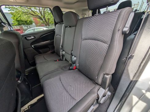 Used 2019 Dodge Journey SE w/ Connectivity Group FWD image 18